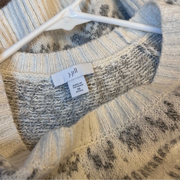 Gray & Cream J.Jill Sweater - Picture 2 of 4